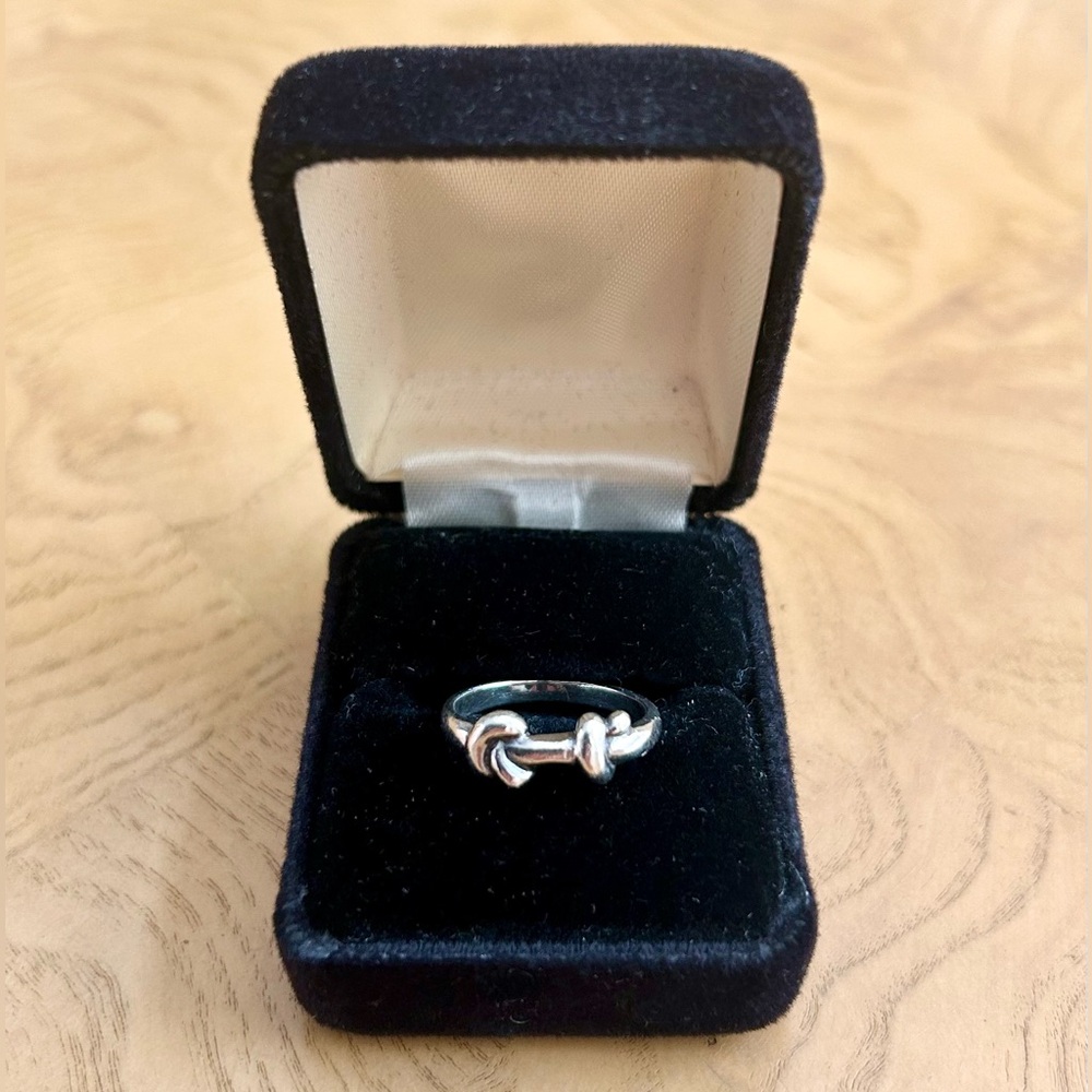 Sterling Silver Knot Ring Size 6
